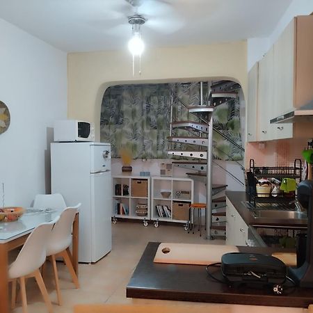 בניטסס Jo'S Guesthouse, Benitses מראה חיצוני תמונה