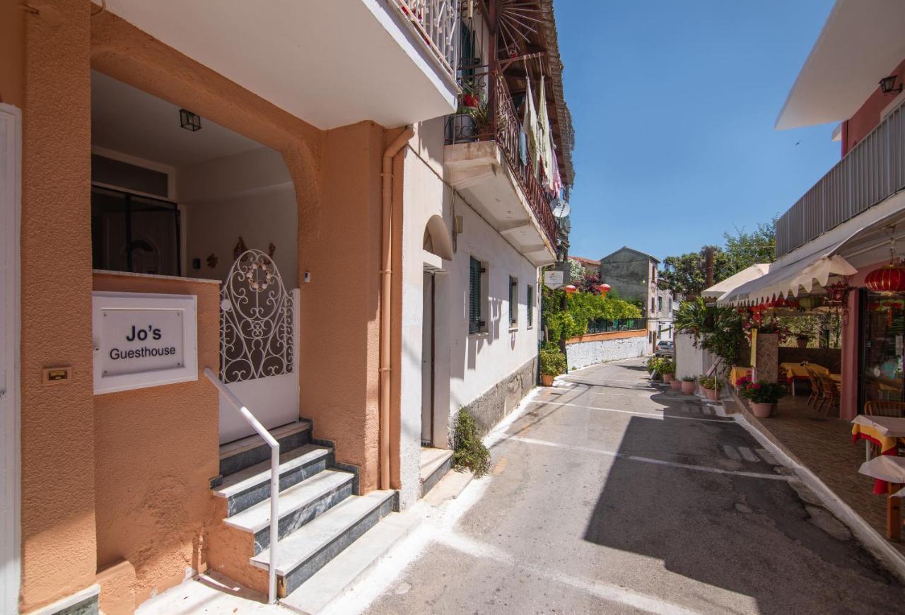 בניטסס Jo'S Guesthouse, Benitses מראה חיצוני תמונה